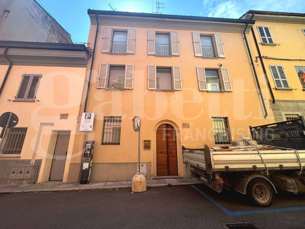 casa indipendente in vendita a Piacenza