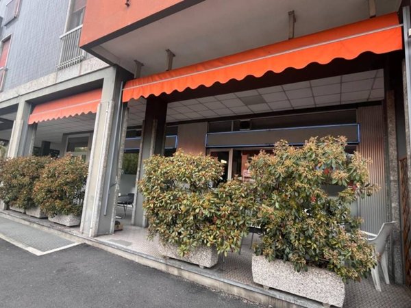 negozio in vendita a Piacenza in zona Besurica