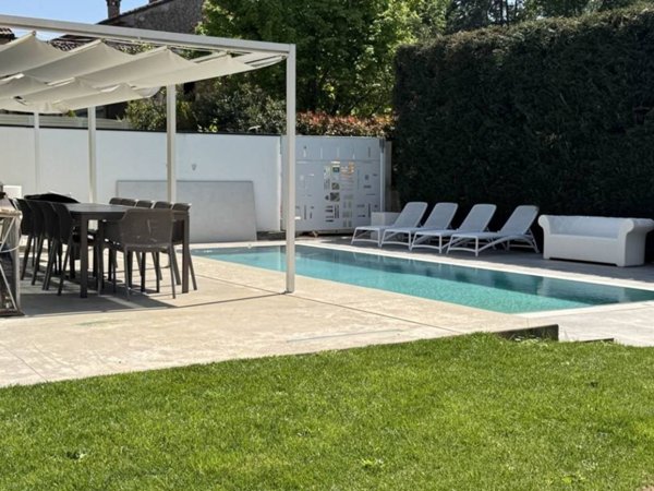 casa indipendente in vendita a Piacenza in zona Pittolo