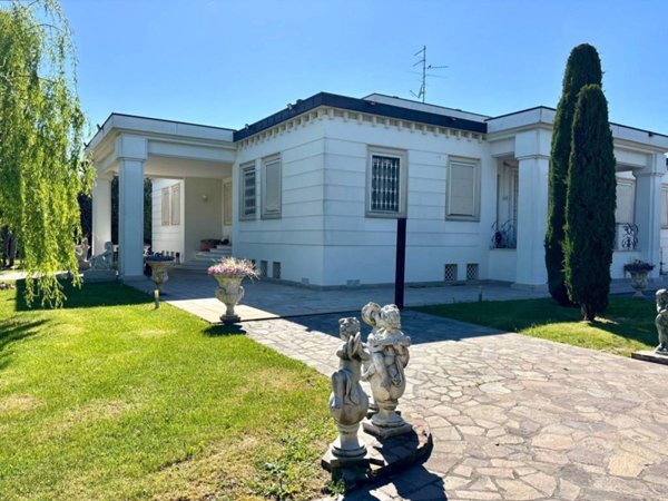 casa indipendente in vendita a Piacenza in zona Caorsana