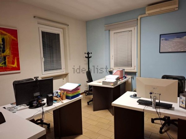 ufficio in vendita a Piacenza in zona Baia del Re