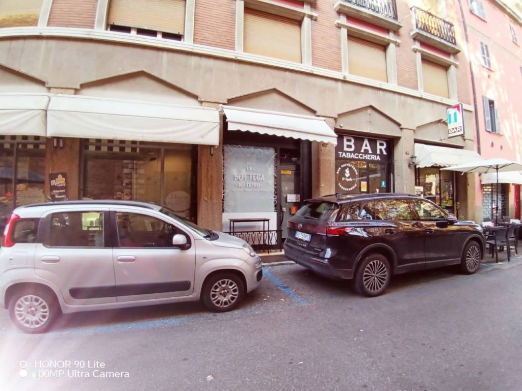 negozio in vendita a Piacenza