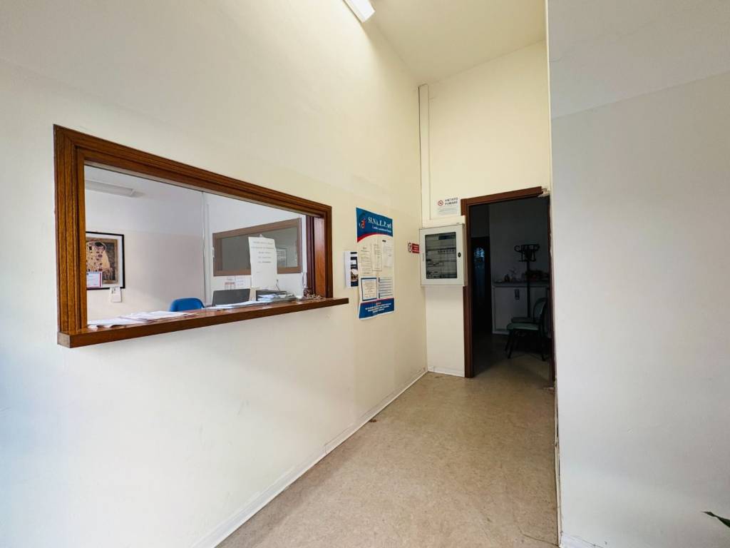 ufficio in vendita a Piacenza in zona Stadio