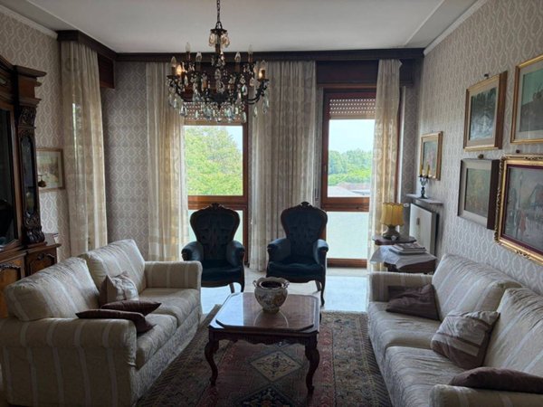 appartamento in vendita a Piacenza in zona Infrangibile