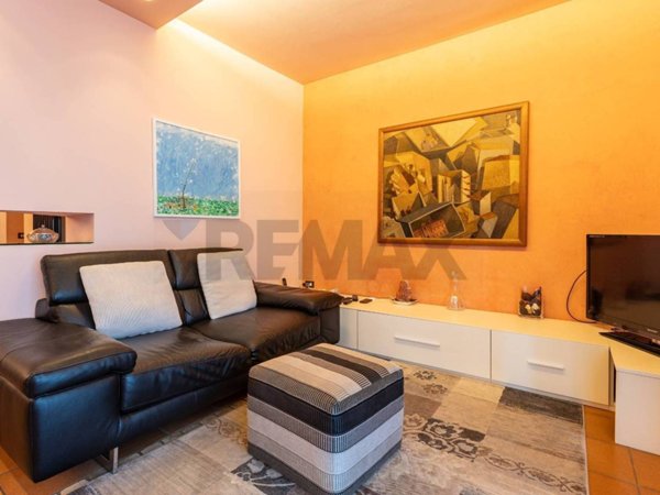casa indipendente in vendita a Piacenza in zona Infrangibile