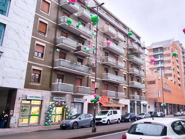 ufficio in vendita a Piacenza in zona Barriera Genova