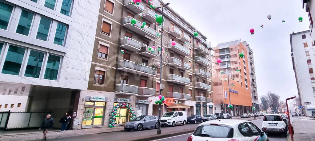 ufficio in vendita a Piacenza in zona Barriera Genova