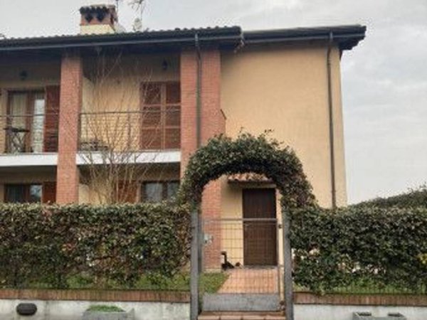 casa indipendente in vendita a Piacenza in zona Gerbido