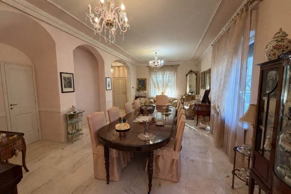 casa indipendente in vendita a Piacenza in zona Infrangibile