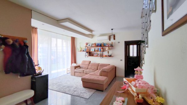 casa indipendente in vendita a Piacenza in zona Centro Storico