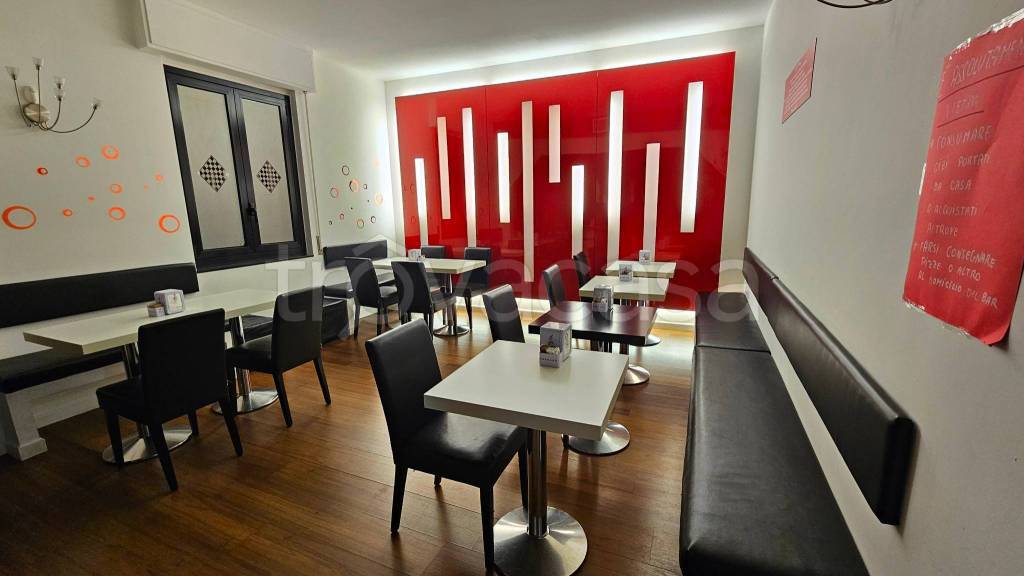 negozio in vendita a Piacenza in zona Belvedere / Quartiere Duemila
