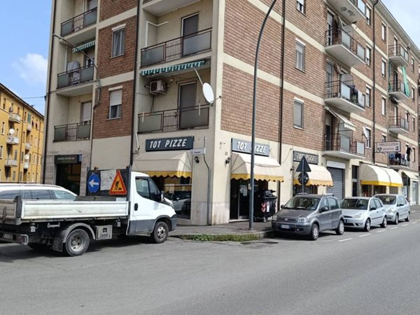 negozio in vendita a Piacenza in zona Baia del Re