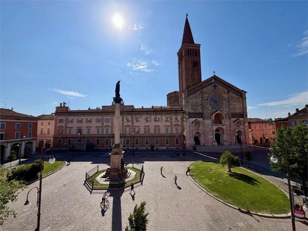 appartamento in vendita a Piacenza in zona Centro Storico