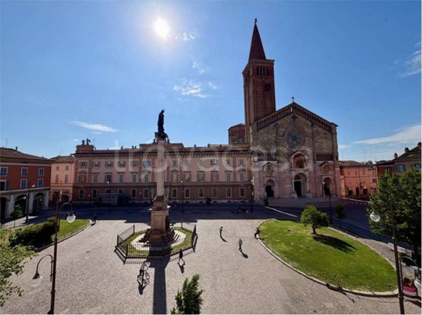 appartamento in vendita a Piacenza in zona Centro Storico