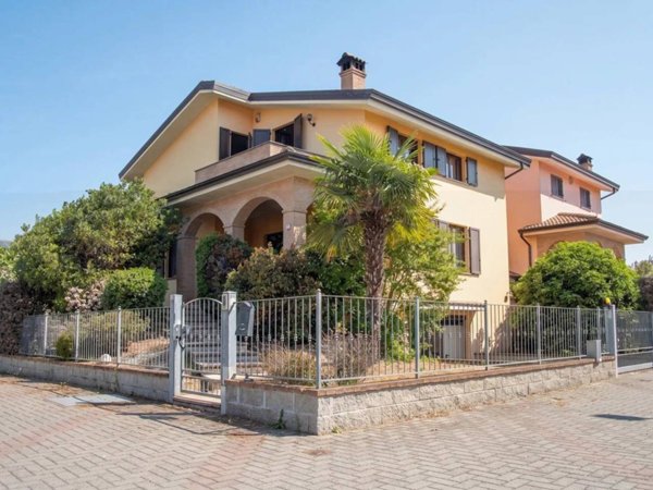 casa indipendente in vendita a Piacenza in zona La Verza