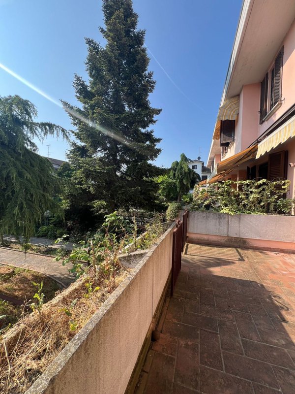 casa indipendente in vendita a Piacenza in zona Besurica