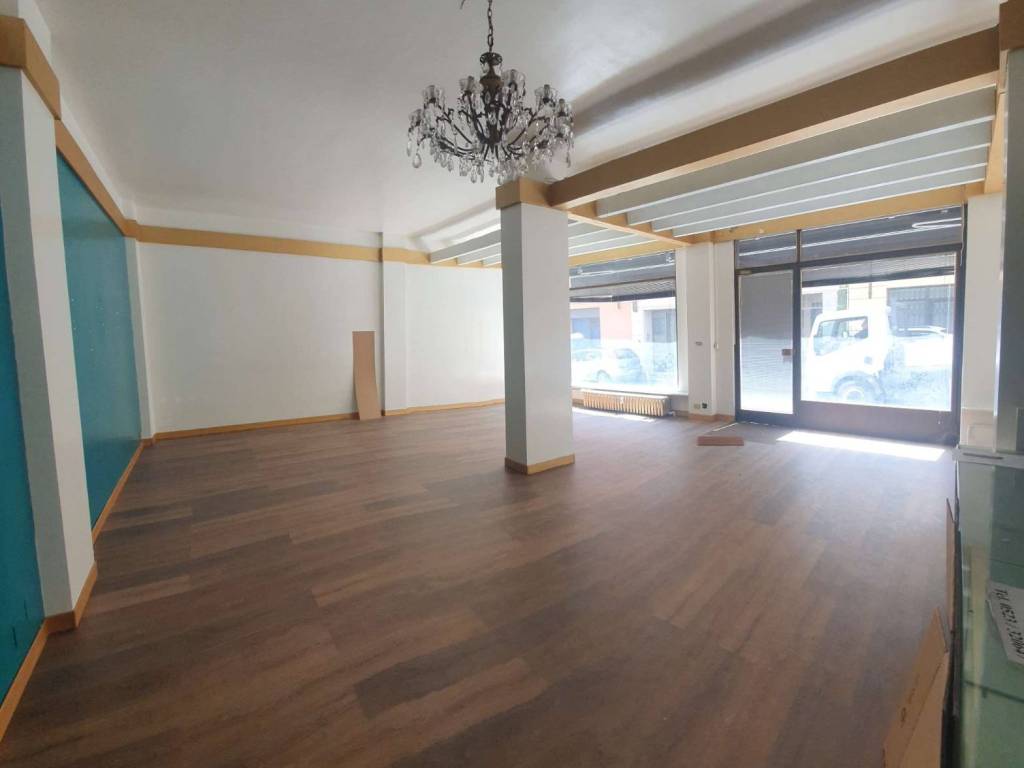 negozio in vendita a Piacenza