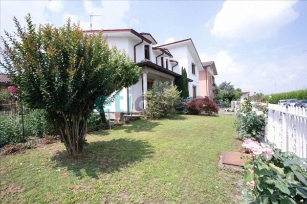 casa indipendente in vendita a Piacenza in zona Besurica