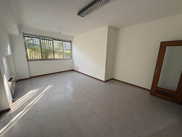 ufficio in vendita a Piacenza in zona Barriera Genova