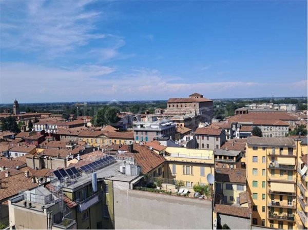 appartamento in vendita a Piacenza in zona Centro Storico