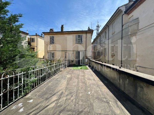 appartamento in vendita a Piacenza in zona Centro Storico