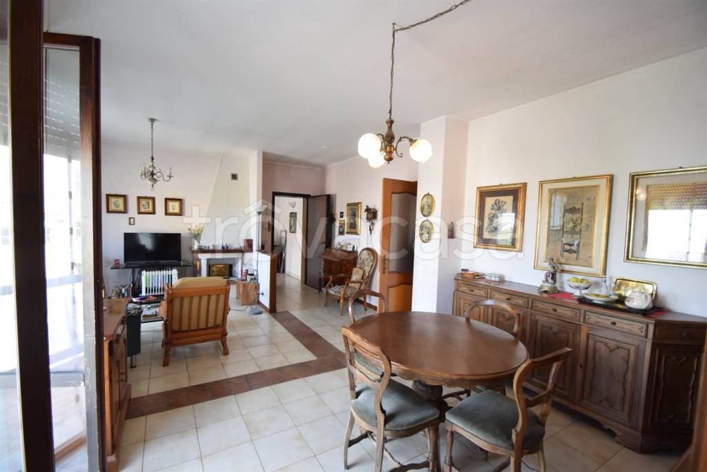 casa indipendente in vendita a Piacenza in zona La Verza