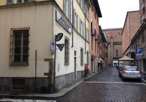 negozio in vendita a Piacenza in zona Centro Storico