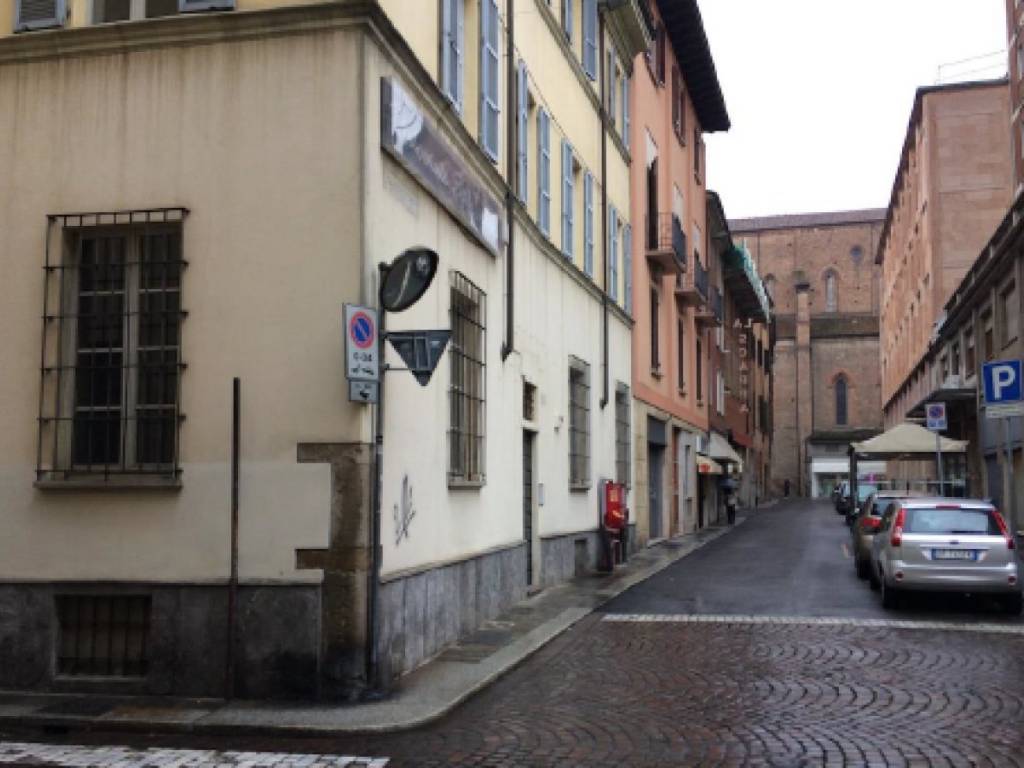 negozio in vendita a Piacenza in zona Centro Storico