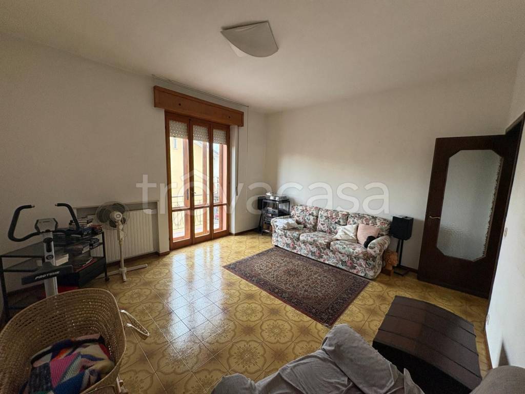 appartamento in vendita a Piacenza in zona Infrangibile