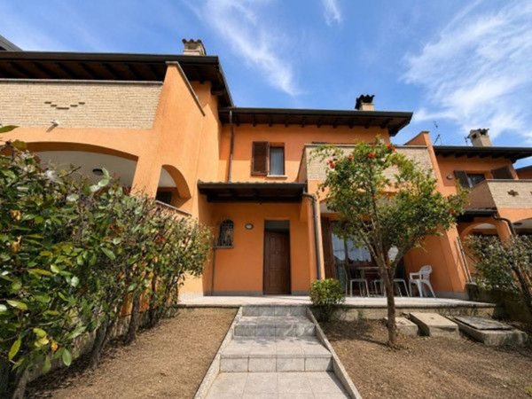 casa indipendente in vendita a Piacenza in zona Baia del Re