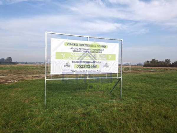 casa indipendente in vendita a Piacenza