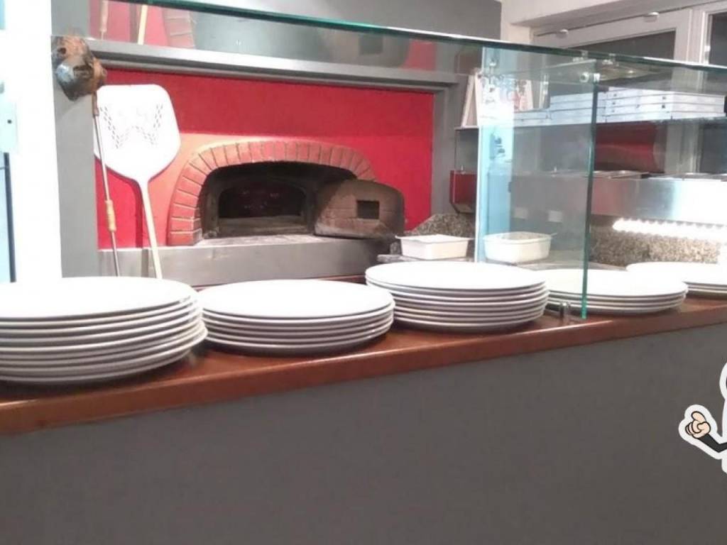 negozio in vendita a Piacenza in zona Borgotrebbia
