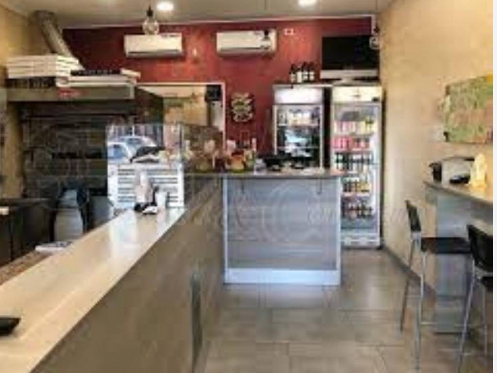 negozio in vendita a Piacenza in zona Stadio