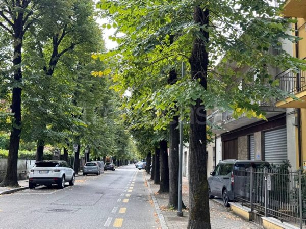 casa indipendente in vendita a Piacenza in zona Infrangibile