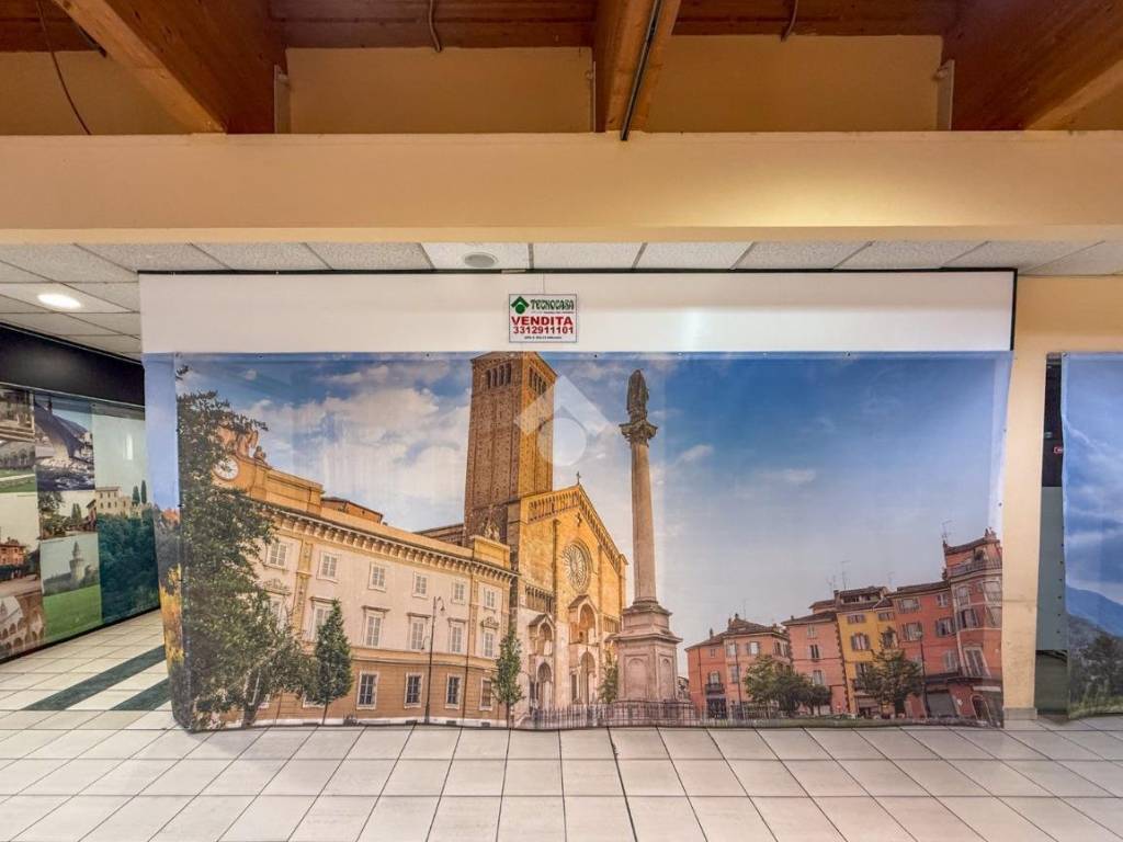 negozio in vendita a Piacenza in zona Barriera Milano