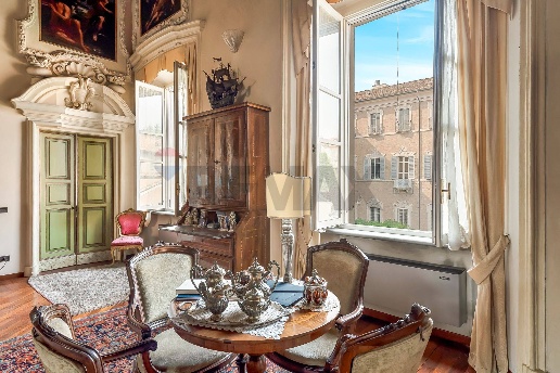 casa indipendente in vendita a Piacenza in zona Centro Storico