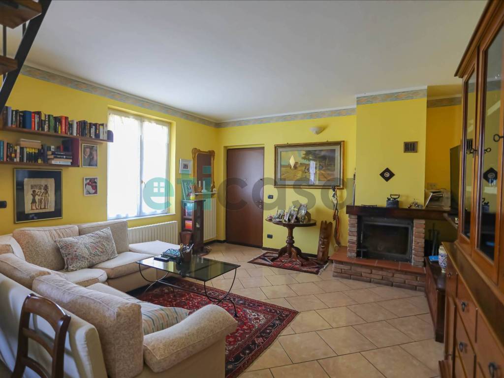 casa indipendente in vendita a Piacenza in zona Roncaglia / Fossadello