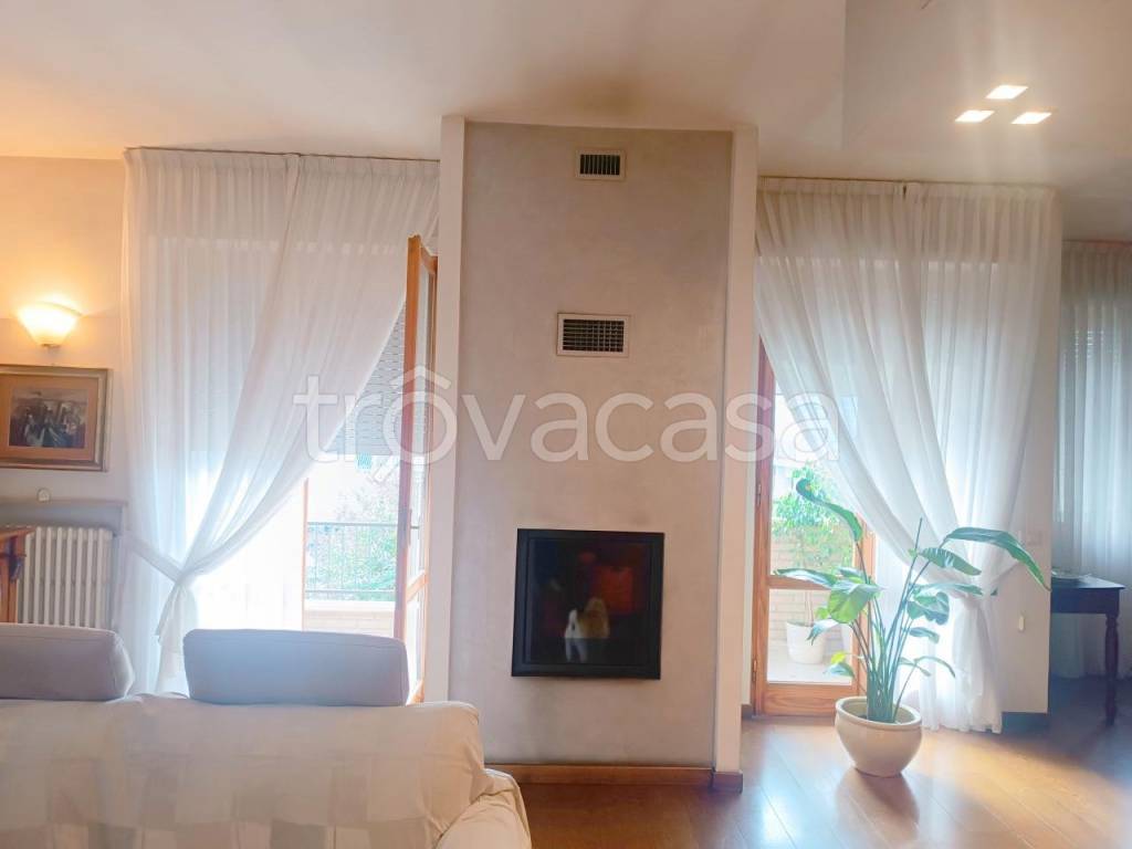 casa indipendente in vendita a Piacenza in zona Stadio