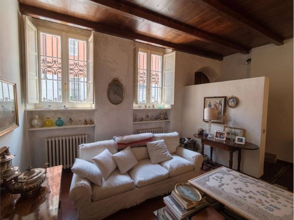 casa indipendente in vendita a Piacenza in zona Centro Storico