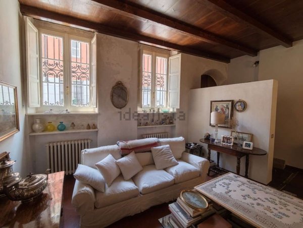 casa indipendente in vendita a Piacenza in zona Centro Storico