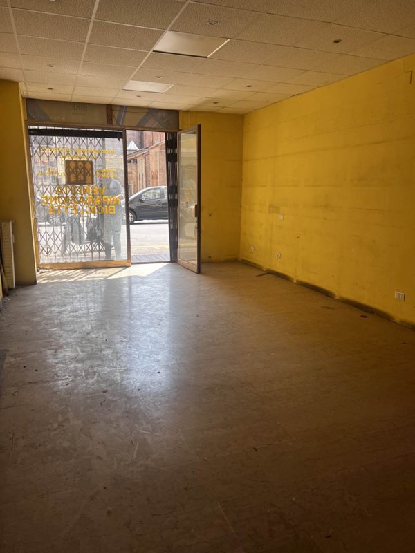 negozio in vendita a Piacenza in zona Centro Storico