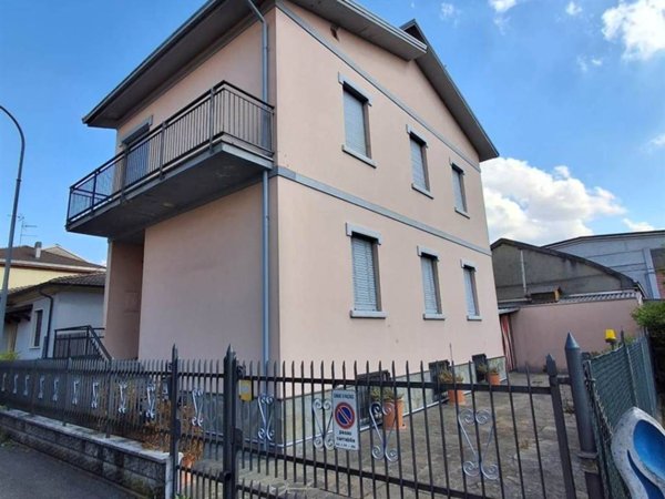 casa indipendente in vendita a Piacenza in zona Le Mose