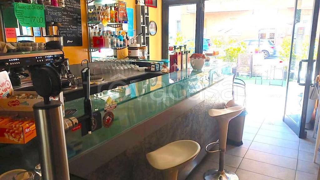negozio in vendita a Piacenza in zona Barriera Genova