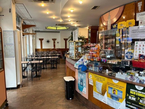 negozio in vendita a Piacenza in zona Barriera Milano