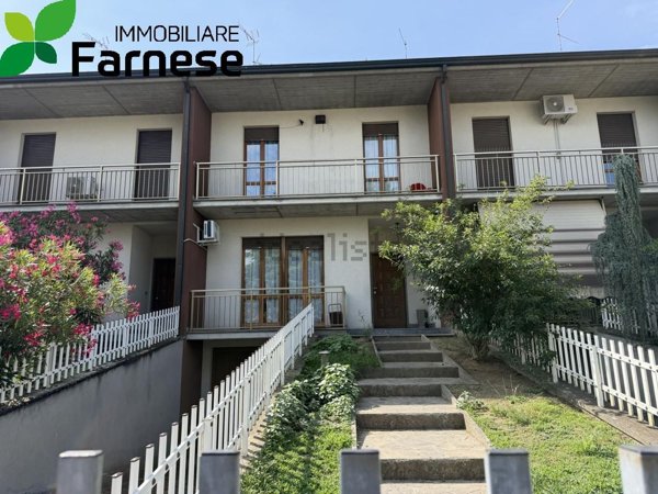 casa indipendente in vendita a Piacenza in zona Besurica