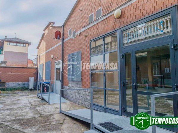 intera palazzina in vendita a Piacenza in zona Infrangibile