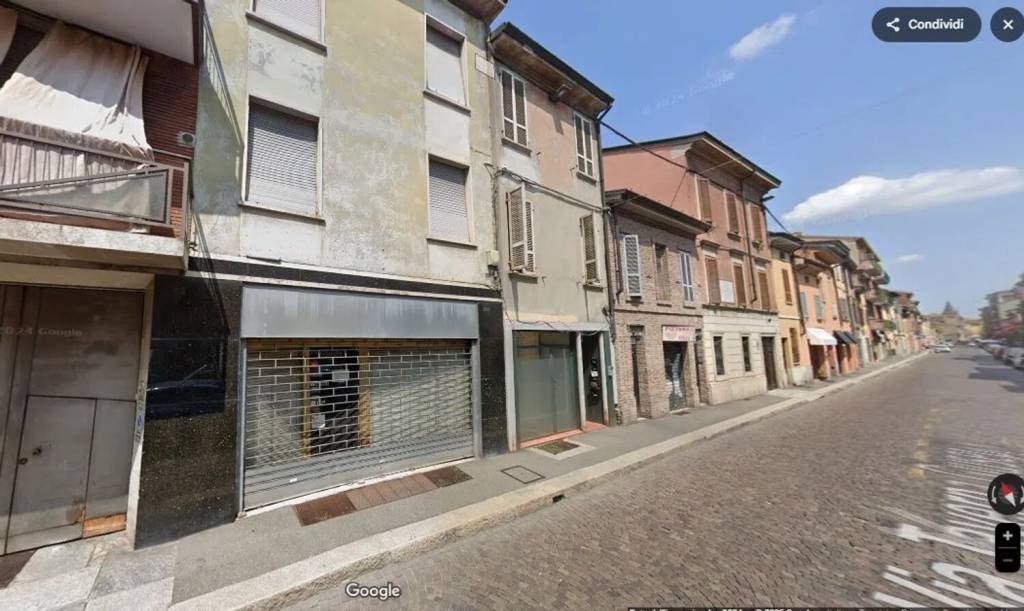negozio in vendita a Piacenza