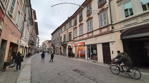 negozio in vendita a Piacenza in zona Barriera Genova