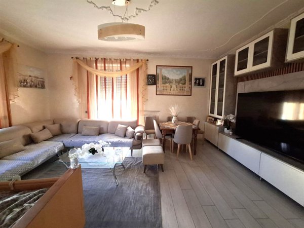 appartamento in vendita a Piacenza in zona Farnesiana