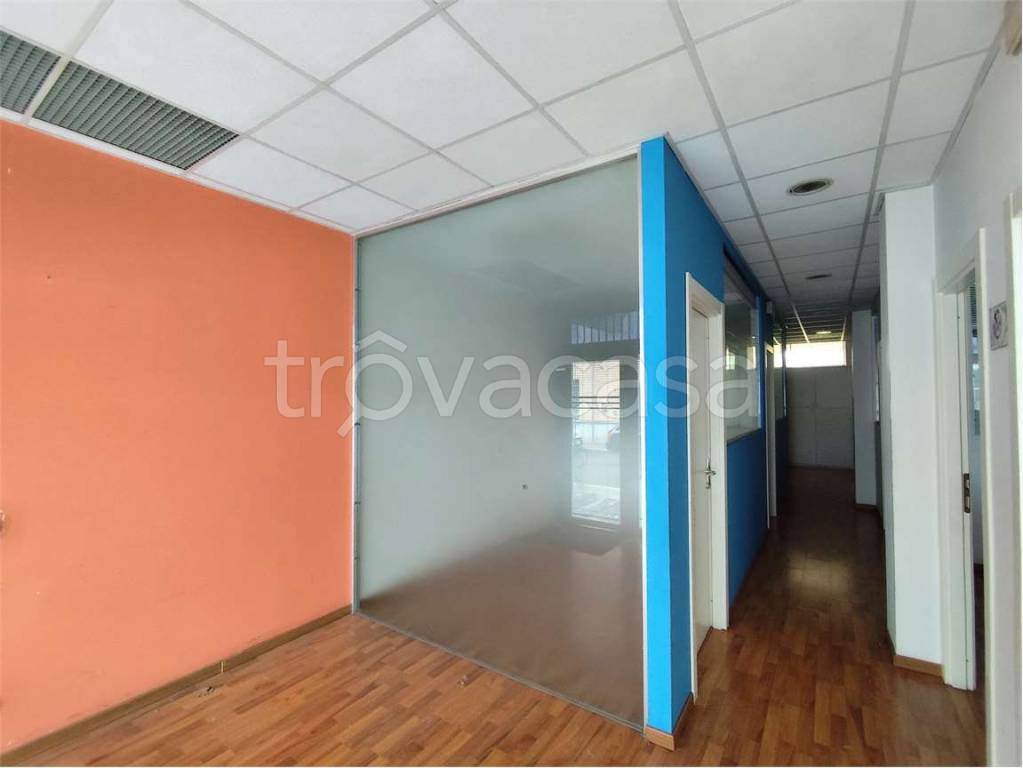 ufficio in vendita a Piacenza in zona Boselli